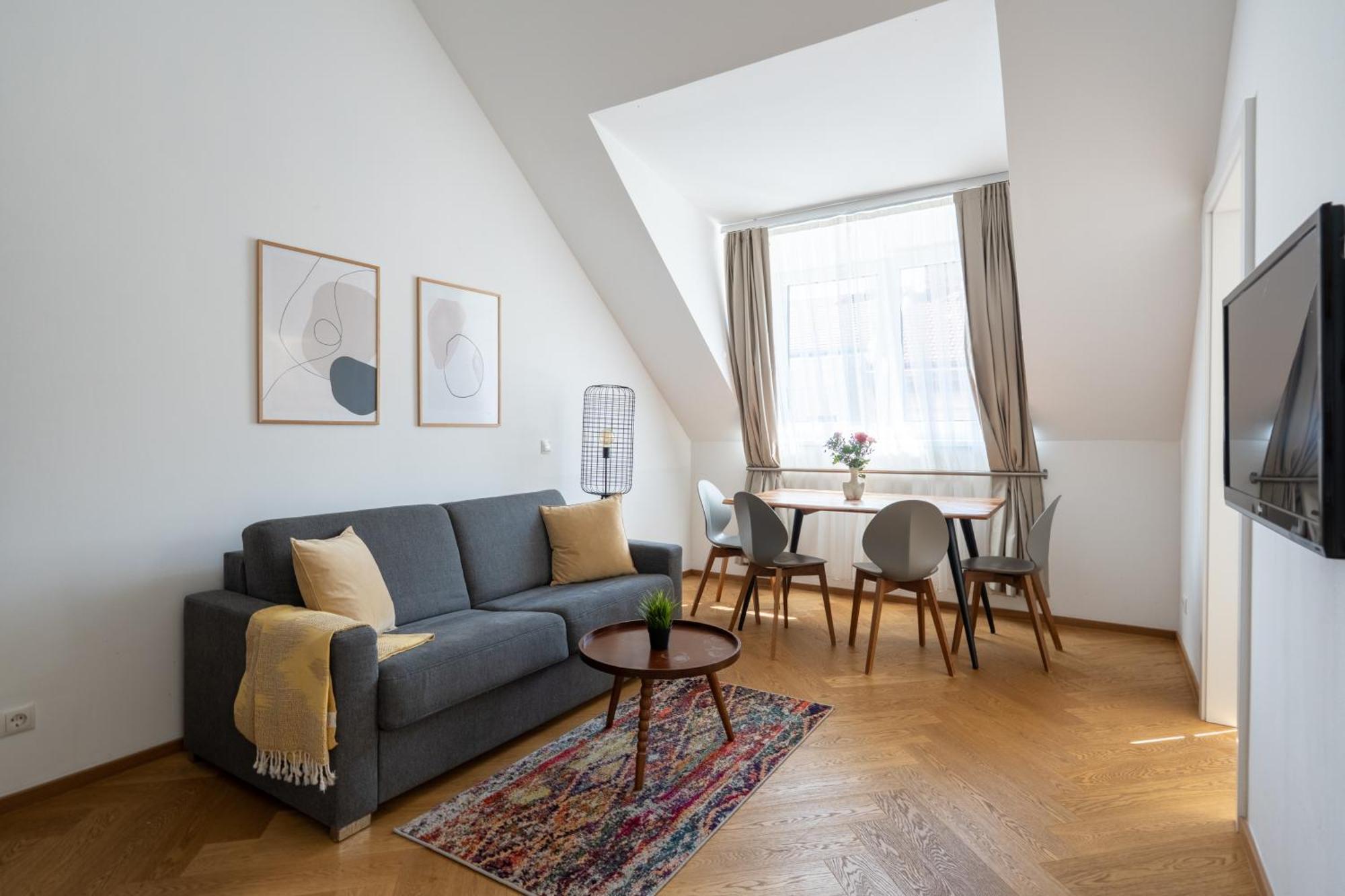 Schoenbrunn Apartment
